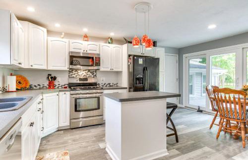 Near Trails and Wineries Victor Getaway with Fire Pit - Foto 8