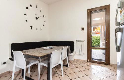 Deep Blue Sea - Photo 23