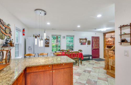 Pet Friendly with Fire Pit Walk to the Beach! - Photo 8