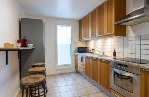 L'Oasis - Duplex - Parking Privé Gratuit - Terrasse Privée - 10mn RERD-T12 - 2 bedrooms - De 1 à 6 personnes - Shopping Mall - Primark - Piscine - Patinoire - Théâtre - Cinéma - Bibliothèque - Foto 11