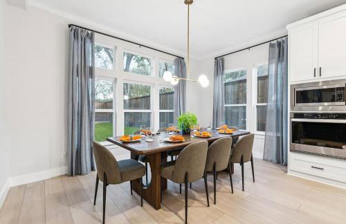 The Longhorn Luxe with Game Room and Fire pit and Karaoke - Foto 13