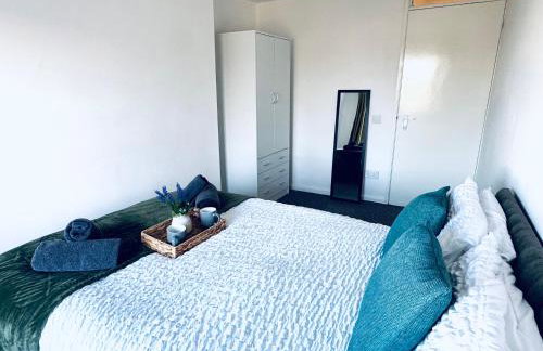 The Georgian Townhouse - 4 Bedrooms - Sleeps 9 - Photo 10