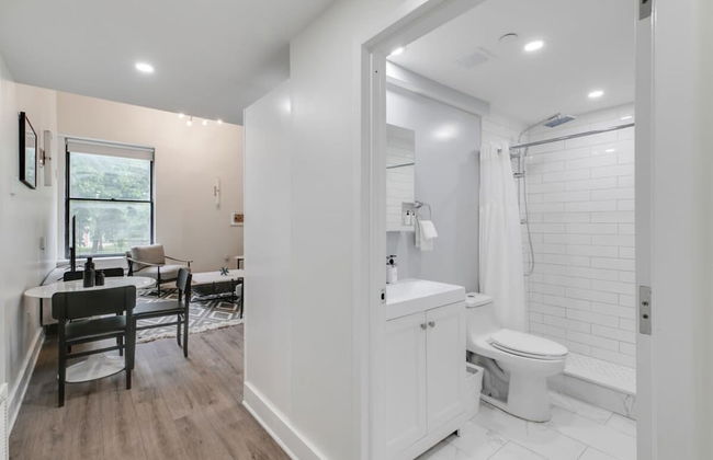 Sosuite 1BR Corner Loft w Park View Gym Lounge - Foto 15