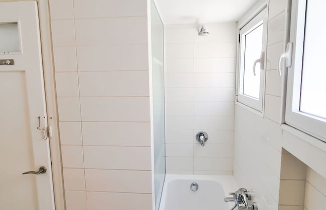 Modern Apt Rothschild Very Central TL7 - Photo 14