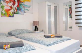 modern house with pool - 3 bedrooms 2 Bathrooms - Foto 46