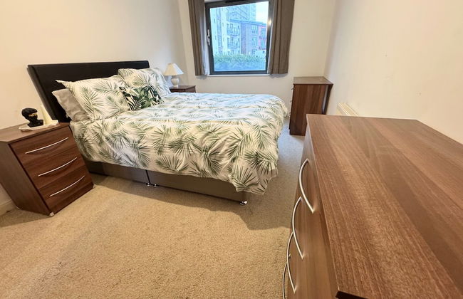 Sea Breeze Retreat in Swansea - Photo 3