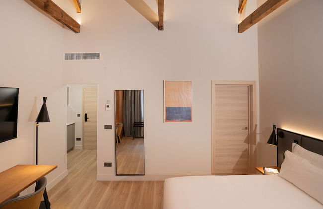 Prisma Suites - Photo 48