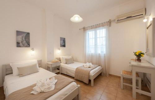 Helen's Minimal Studios & Apartments - Photo 46