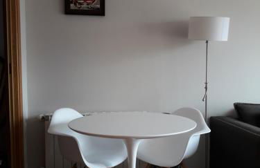 Atico céntrico con piscina comunitaria - Foto 14