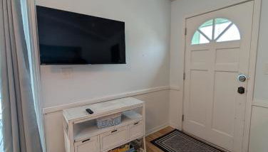 Pets OK Beach Home, Short Walk Beach Access, and Views - Foto 3