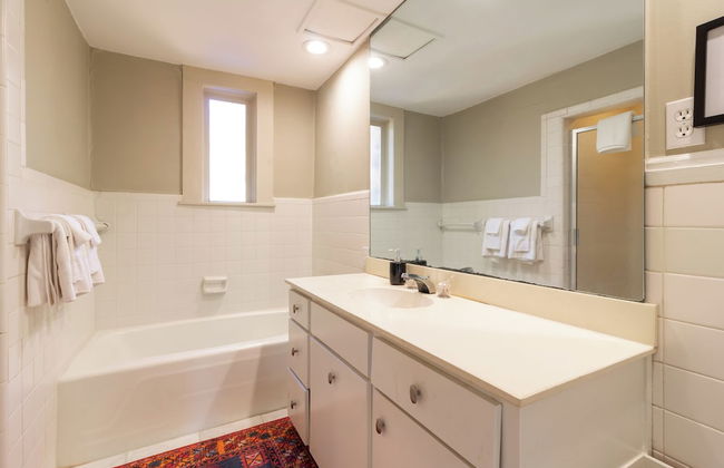 Midtown Castle - Royal in Columbus - Foto 39