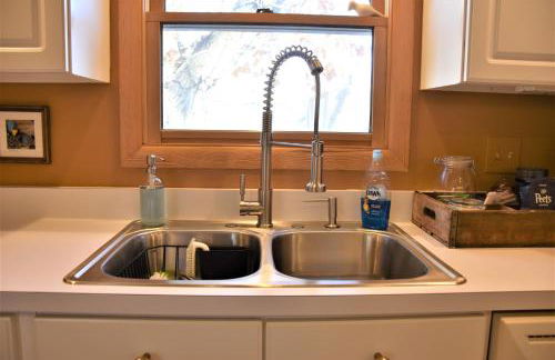 New listing! ON 62-acre Broad Ripple park/ less than a mile from Broad Ripple village. - Foto 15