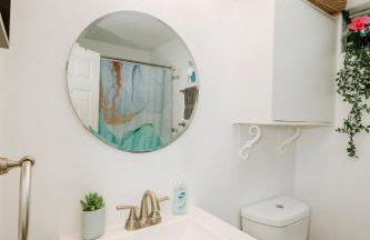 Serene Silver Lake 1 bedroom 1 bathroom Back house With Private Backyard - Photo 69