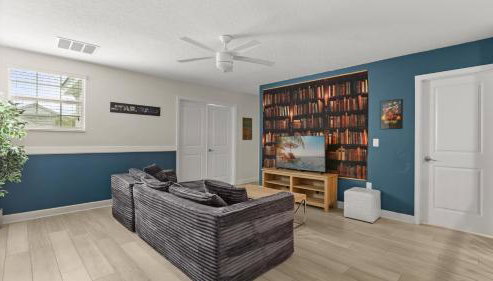 Spacious 8BR Home w Pool Cinema & Resort Access - Foto 4