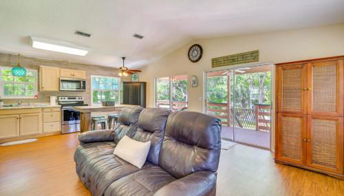 Relax Fireside Riverfront Inglis Duplex with Dock - Foto 3