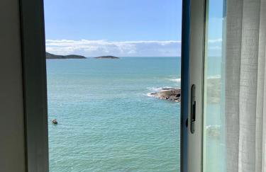 Apartamento vista do mar, pé na areia e águas tranquilas, no cento de Guarapari - Foto 7