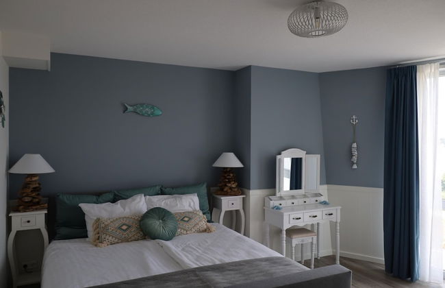 Modern Retreat With Private Sauna - Photo 3