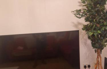 Birmingham City Centre Cosy 2 Double Bedroom Apartment Free Parking Workspace and close to O2 Arena - Photo 15