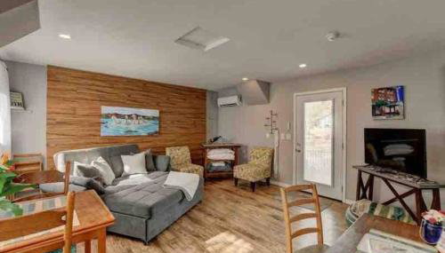 Cozy Guesthouse with view from large deck - Foto 4