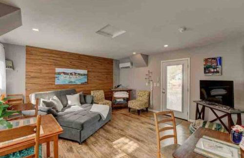 Cozy Guesthouse with view from large deck - Foto 4