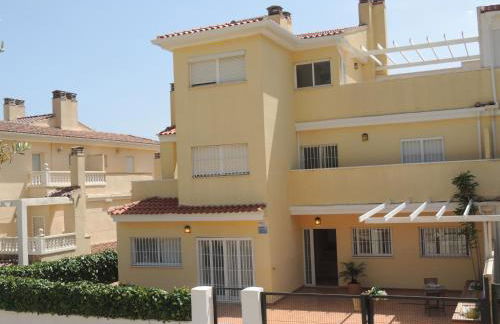 ACOGEDOR ADOSADO entre mar y montaña - Foto 20