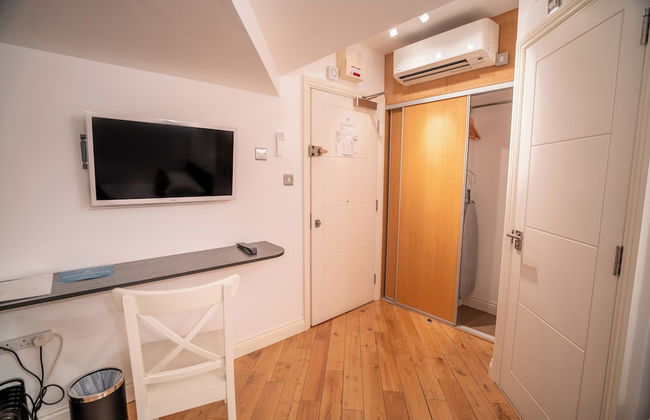 Pod Rooms - Nell Gwynn House Apartments - Photo 41