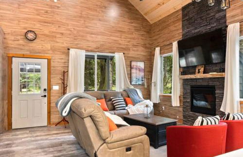 Luxe Chalet at Rainier Entrance with Hot Tub-AC-WiFi - Photo 24