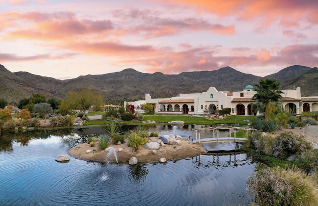 The Pond Estate by Avantstay Maximalist Designer Compound w/ 2 Casitas, Indoor + Outdoor Pools, Tennis Court, & Gorgeous Mountain Views 12k Sqft - Foto 11
