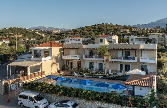 Niriides Hotel Apartments Studios - Foto 1
