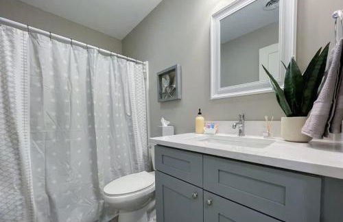 Spacious 2 bed Condo with Office - Foto 12