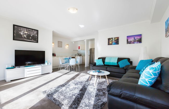 AMAL, 1BDR North Melbourne Apartment - Photo 1