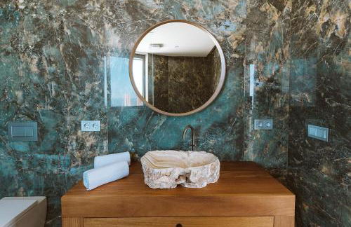 Serenity Villa on the Cliff with climatized pool - Foto 37