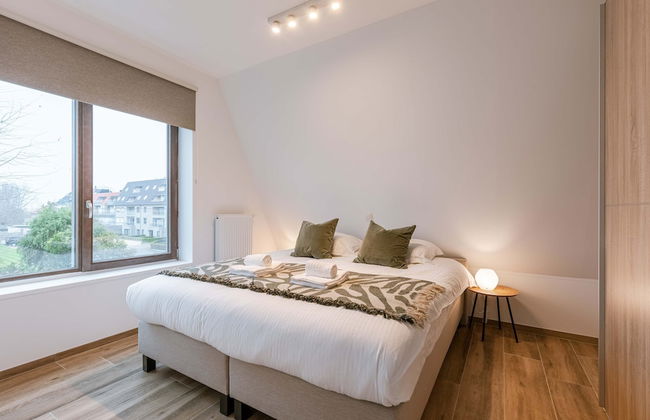 Cozy Beach Apartment in Middelkerke for 5 Guests Bright Living Space With Terrace - Photo 3