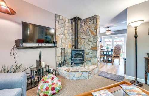 Cozy Hideaway with Grill, 17 Mi to Asheville - Foto 7