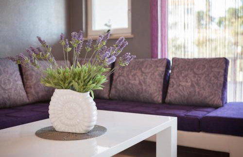 La Perla Apartments - Photo 24