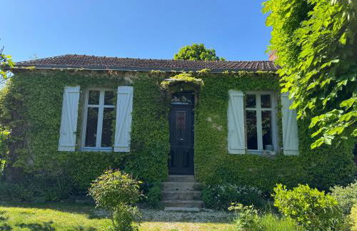 Cottage-Saint Laurent sur Sèvre - Photo 1