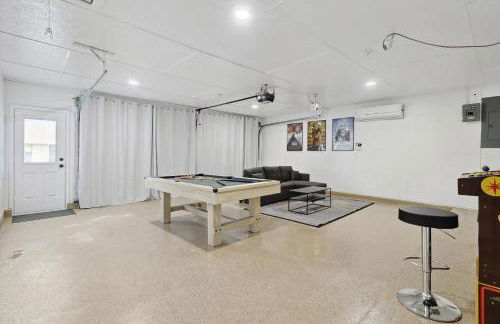 Gorgeous 4BR Holiday Home with Huge Yard and Pool - Foto 21