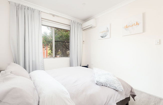 Comfy & Convenient Homebush West - Photo 4