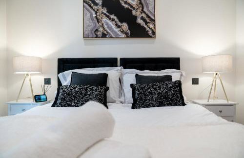 Modern- Battersea Power Station 2-Bed Apartment with Balcony - Foto 29