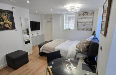 Ground Floor-Modern-Cosy-Private-Whitefield Studio - Foto 7
