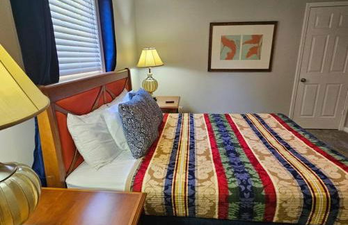 Luxury Pool with King beds Near Shops and Dining - Foto 28