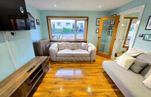 Super luxury 2 bedroom, full house sleep 5 with garden & parking close to airport - Foto 15