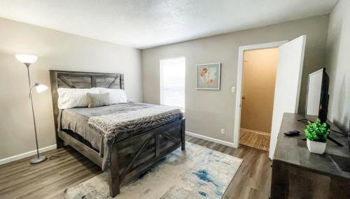 Perfect for Group with 2BR, 2BA and Pool - Foto 2