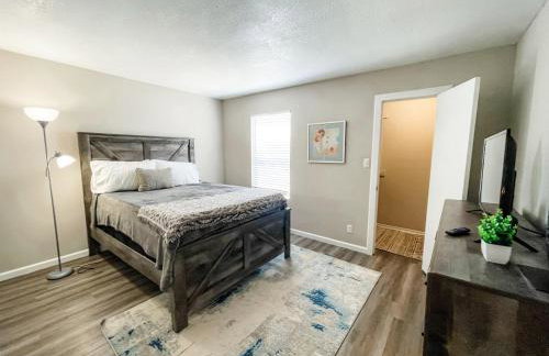 Perfect for Group with 2BR, 2BA and Pool - Foto 2