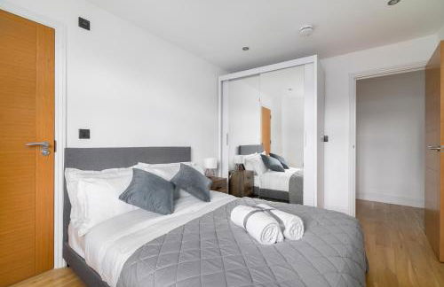 2 Bedroom, 2 Bathroom Apartment with Balcony in Hoxton Shoreditch, Sleeps 6 - Foto 7