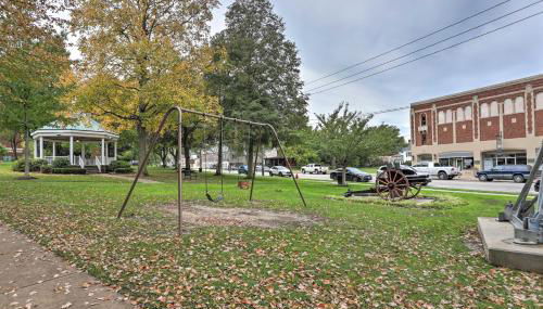 Pet-Friendly Home - half Mi to Downtown Willoughby! - Foto 3