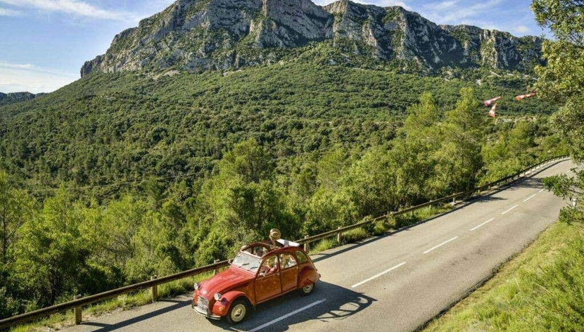 Disfrutando de la excursión en Citroën 2CV