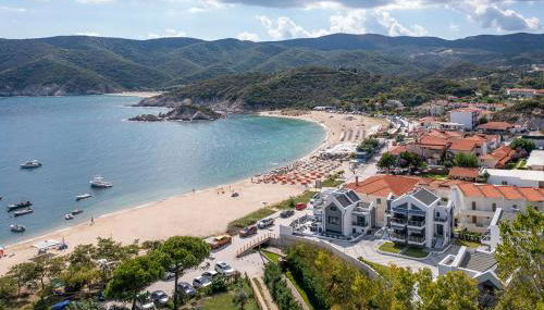 The Black Pearl Villas - Photo 1