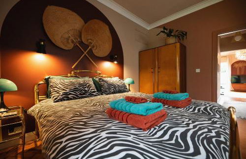 Art Deco Coastal Apartment with Private Garden - Foto 14