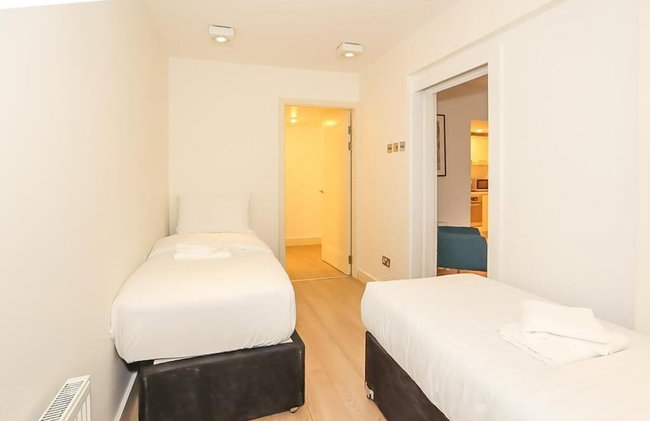 St. Stephen's Green Apartments - Photo 13